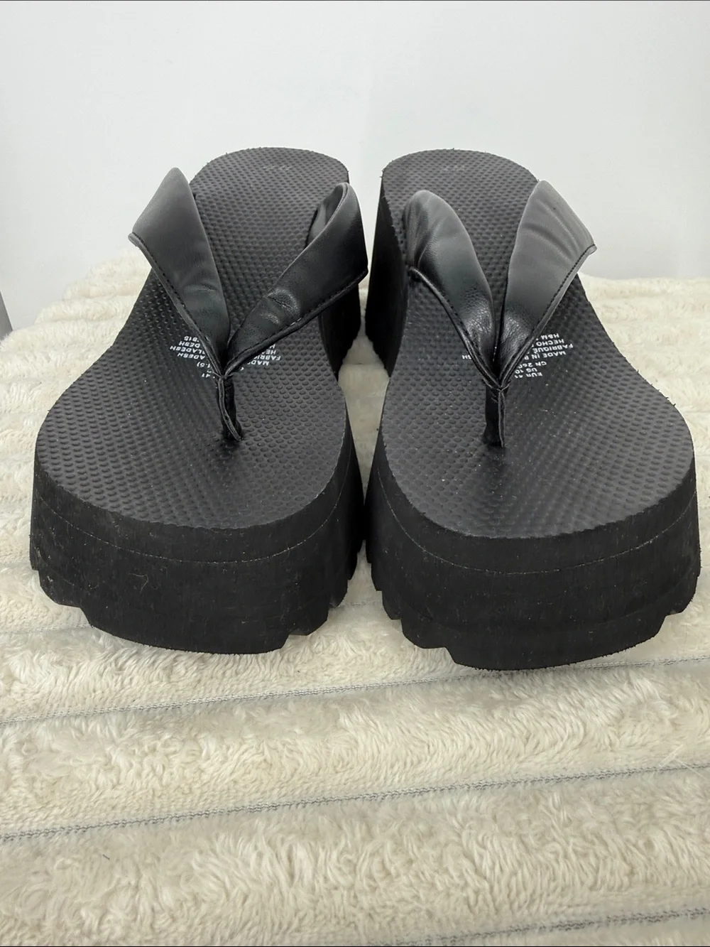 H&M Wedge Black Platform Faux Leather Thong Flip Flops size 10